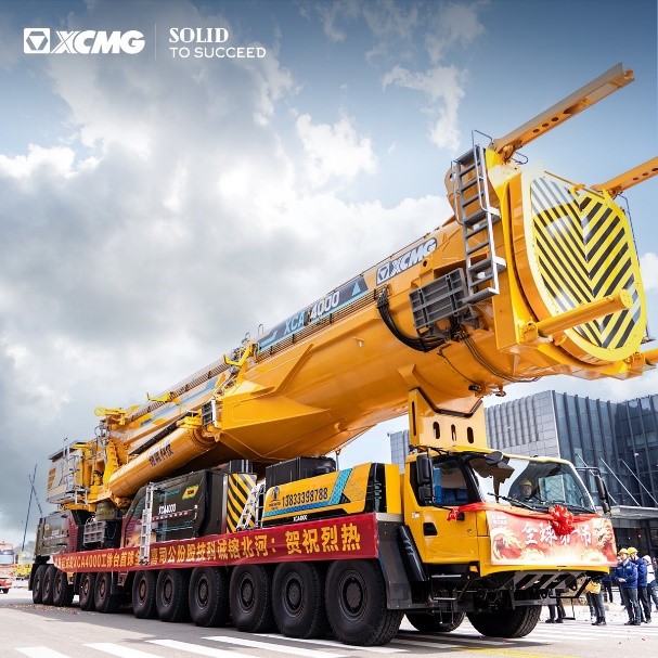 XCMG презентовали самый большой вседорожный кран в мире XCA4000 - официальное фото