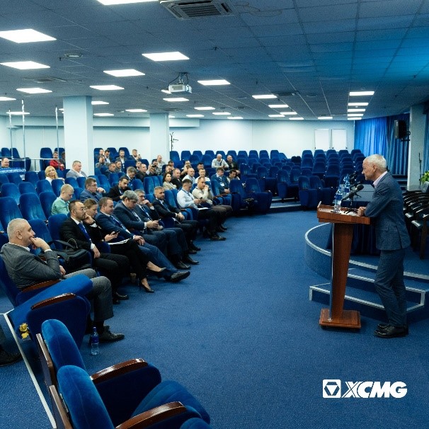 Итоговая конференция 2023 года для дилеров XCMG прошла 6-7 декабря - официальное фото