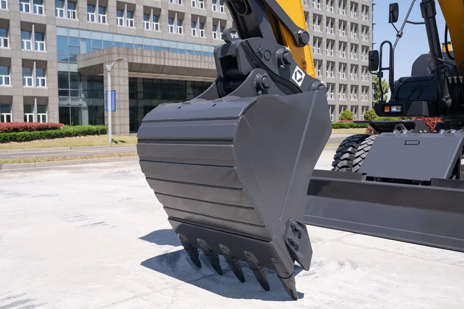 Колесный экскаватор XCMG XE180WD - официальное фото от дистрибьютора в РФ 3