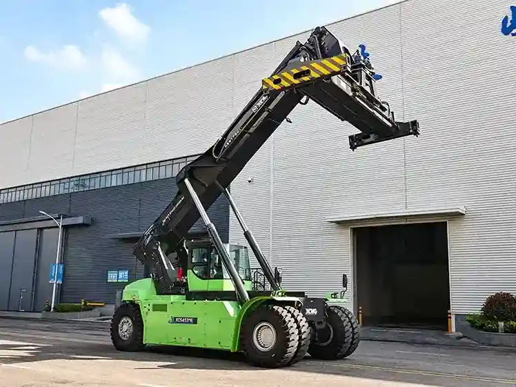 Ричстакер электрический XCMG XCS4531E - официальное фото от дистрибьютора в РФ 1