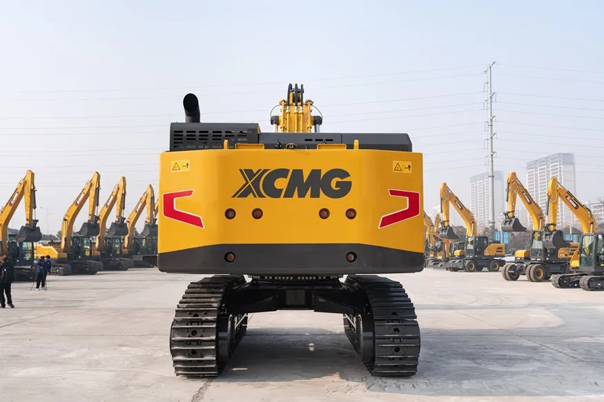 Гусеничный карьерный гидравлический экскаватор XCMG XE700GK - фотография от производителя 5
