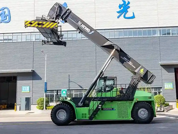 Ричстакер электрический XCMG XCS4531E - официальное фото от дистрибьютора в РФ 0