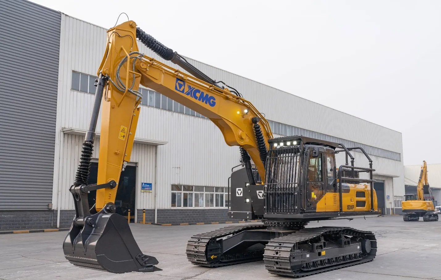 Лесной экскаватор для заготовки леса XCMG XE245F 3