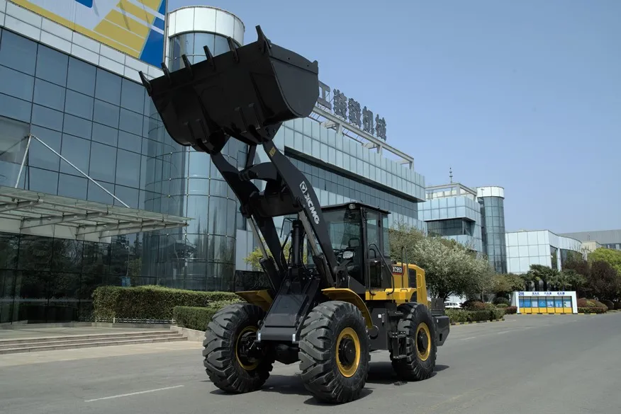 XCMG XC953 — фронтальный погрузчик в профиль 6