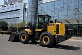 XCMG XC953 — фронтальный погрузчик в профиль 0